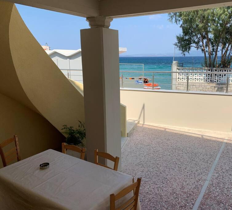 Blue Flag Award Winning Ormos Lo Beach: Home 1 Vrontádos Buitenkant foto